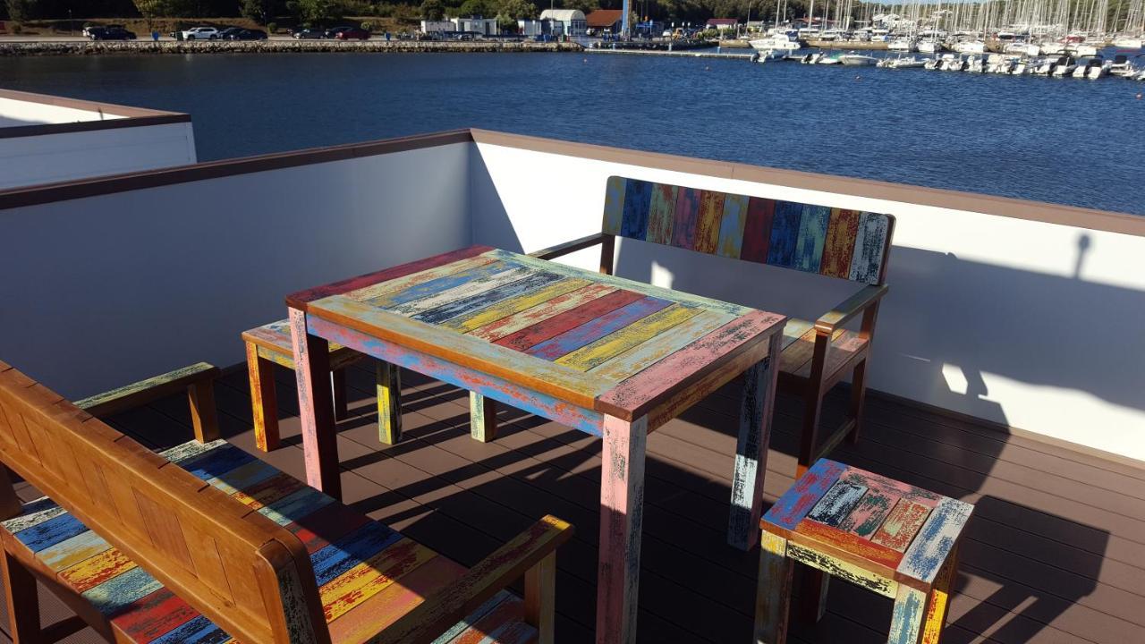Hausboot Pula - Floating House Water Lily Exterior foto